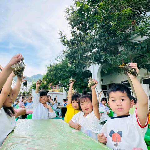 粽香飘童趣 龙舟跃童心
