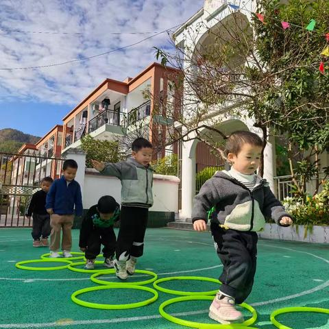 晨光唤醒活力，运动点亮童年 和平乡中心幼儿园晨间活动掠影