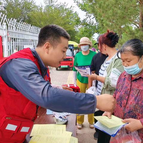八十一团昌盛社区党支部开展集市宣传“接地气”平安理念入人心活动