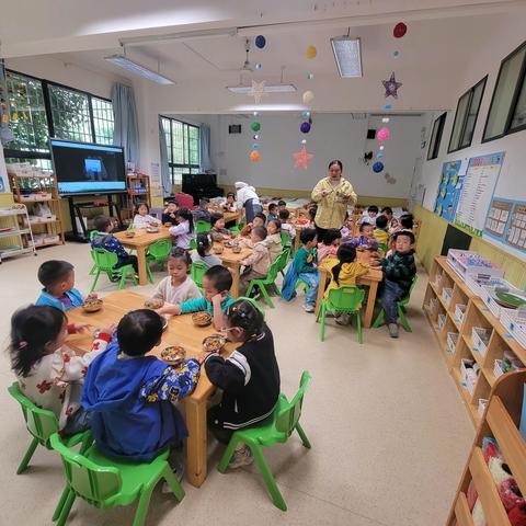 赴一场成长的约定--记五幼家委会半日活动