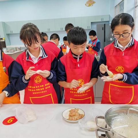 “金秋食趣 温暖重阳” 清流县实验小学六年级3班 学食坊实践活动