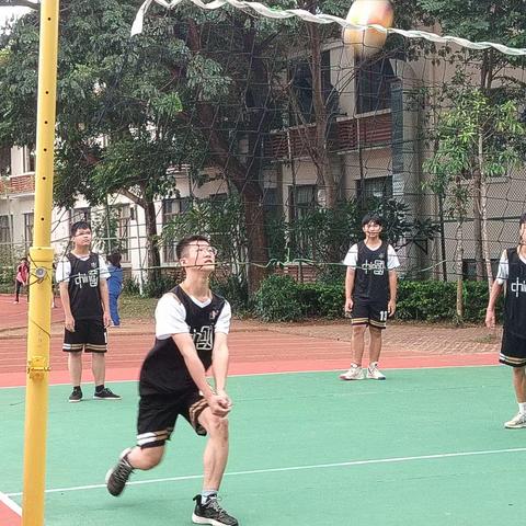 超越竞争，铸就友谊——23平面大专班对战23平面设计班  排球赛