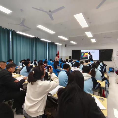 “集”众人巧思，“备”精彩课堂——阳信县第四实验中学课堂展示暨集体备课活动纪实