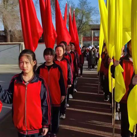 “热辣滚烫展活力，团结奋进绽芳华”——张兰一中春季田径运动会309班运动风采