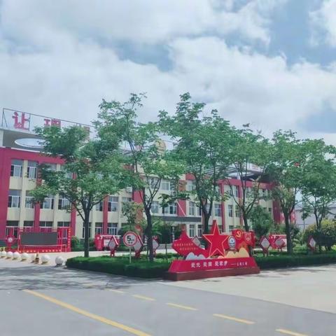 龙山镇中心小学五年级“数学小讲堂”开课啦（1）