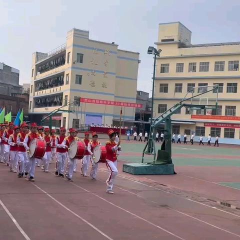 活力青春   逐梦赛场——灵山县陆屋中学第30届田径运动会