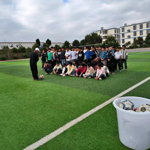 布嘎中学的校园足球活动