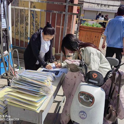 双向奔赴 共育花开——青年路街道中心小学家长进校园活动