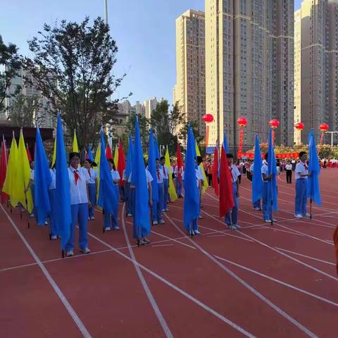 少年露风华，运动展风采——株洲市二中莲花中学2211班2023秋季田径运动会记录