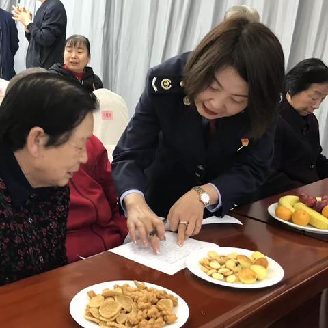 重阳敬老话家风     巾帼志愿倡新风！