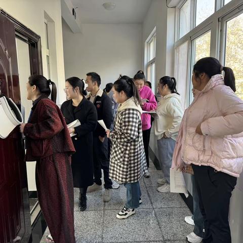 洪山镇第一中学工会组织开展教师宿舍评比活动