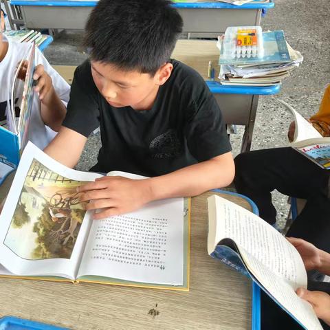 小宋镇王园子小学 校园里的共读时光