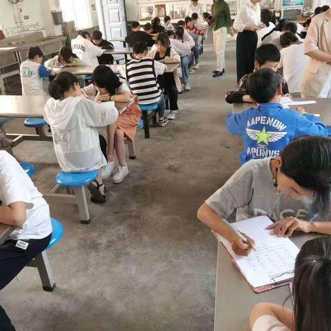 书写规范字  墨香满校园      ———盐镇乡李营小学  写字比赛