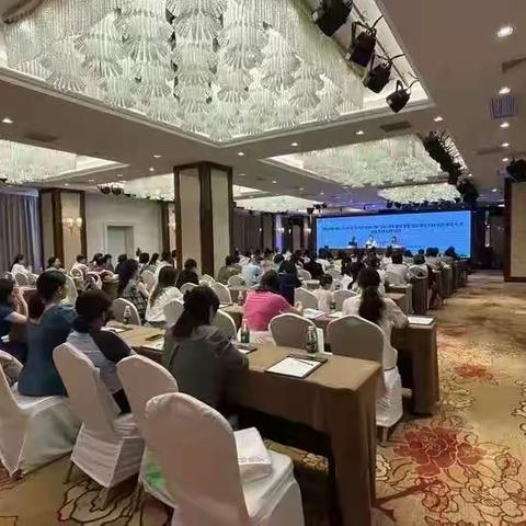 解码新教材，赋能育人路 —— 海南省 2025 秋义务教育新教材培训纪实