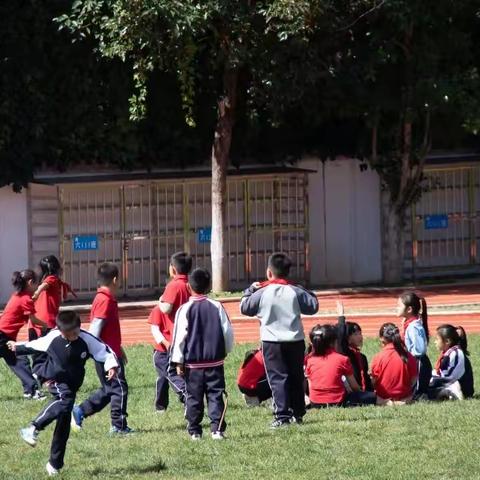 见贤思齐，悟教师之道——灵秀小学实习简报