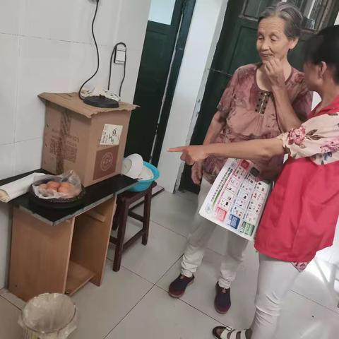 王舍人街道东沙河四村开展垃圾分类宣传活动