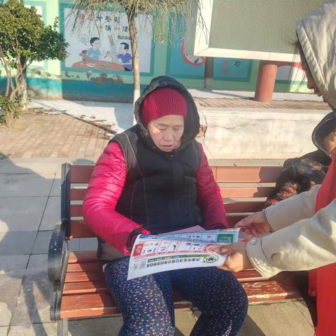 王舍人街道东沙河四村开展垃圾分类宣传活动