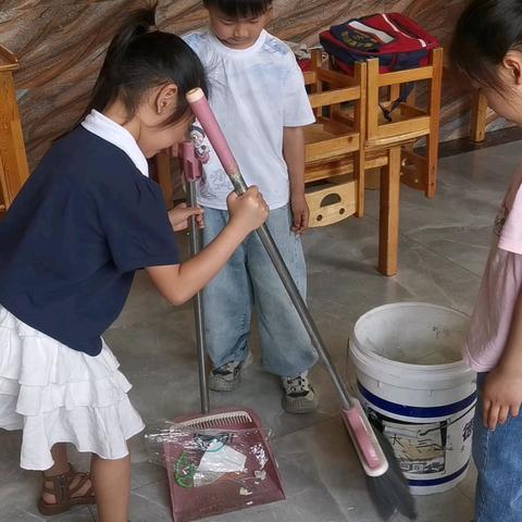 劳动的意义在童真中绽放