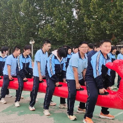 🌈 齐力同心，和舟共济✨——郓城县鸿德学校初一年级“旱地龙舟”趣味活动