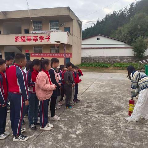 “预防为主，生命至上”——大椿乡船舱小学地震消防安全教育活动简报