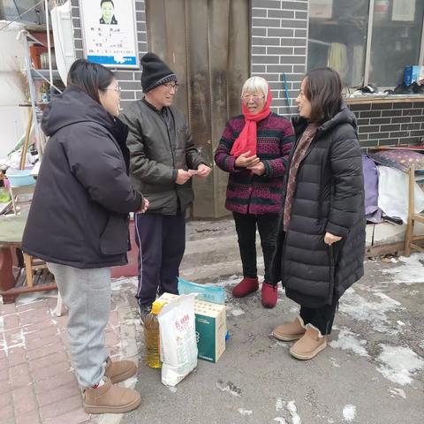 金耀街道祥和社区网格员协助社区开展新春慰问、消防安全隐患排查工作