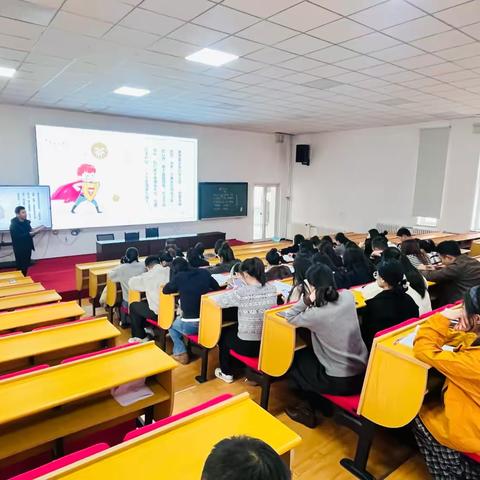 滦平四中举行班主任工作经验交流会