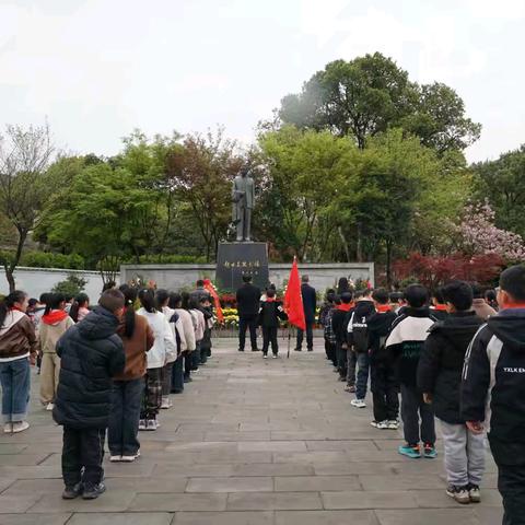 “铭记英烈志·共筑中华魂” 龙潭镇龙东小学校2025年清明祭扫主题教育实践活动