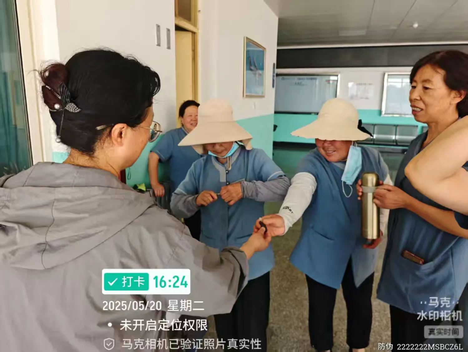 简篇-炎炎夏日送清凉，防暑降温润心田