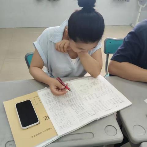 深耕细研，聚力成长——记七年级数学组《解一元一次不等式》集体备课