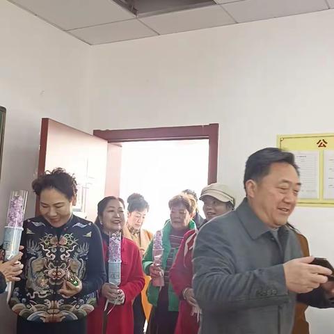 开学啦 ——樊城区老年大学链盘系电子琴中级三班