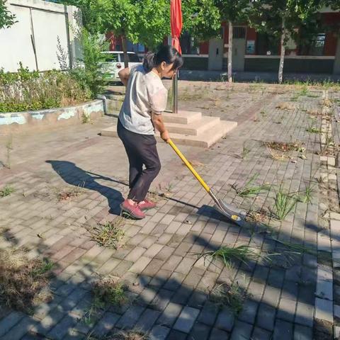 满“新”欢喜，“净”待归来—朱庄小学开学前大扫除