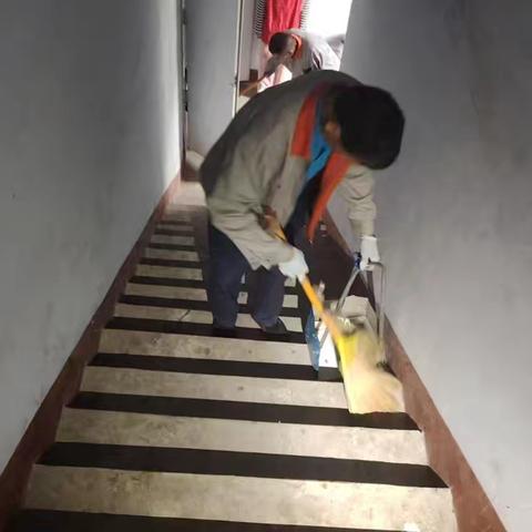 馨园物业消防步梯清洁标准化流程