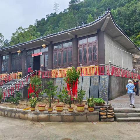 张家渡岩下寺地藏殿开光大吉