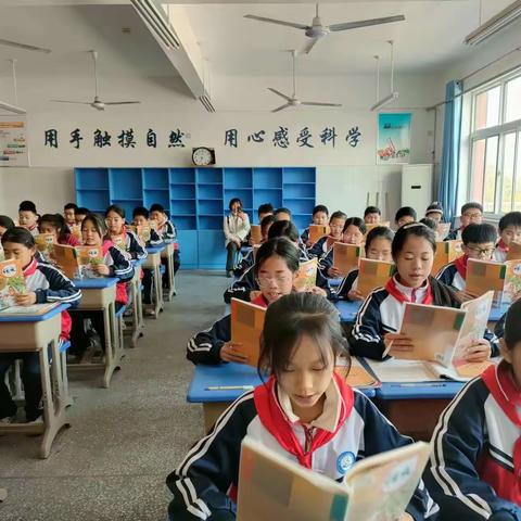 《家长开放周》—第三实验小学六年级八班