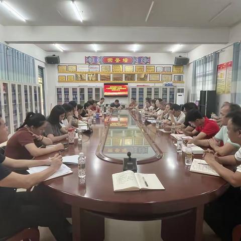 剖析月考，助力成长——八年级第一次月考质量分析会
