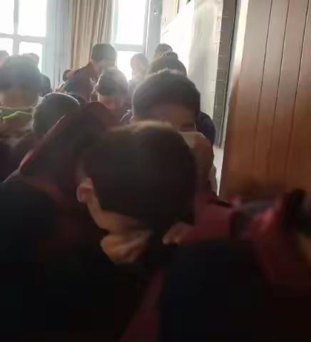 学习消防知识，筑牢平安防线——高密市立新中学消防安全应急疏散演练纪实