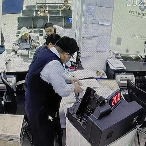暖心服务，保护高龄老人权益， ﻿传递金融温度﻿——建行罗店支行 ﻿为民服务