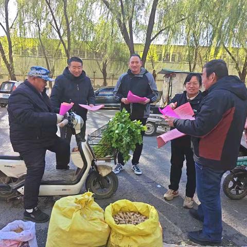 天中街道开展预防一氧化碳中毒、冬季消防安全、灾害民生综合保险宣传“赶大集”活动