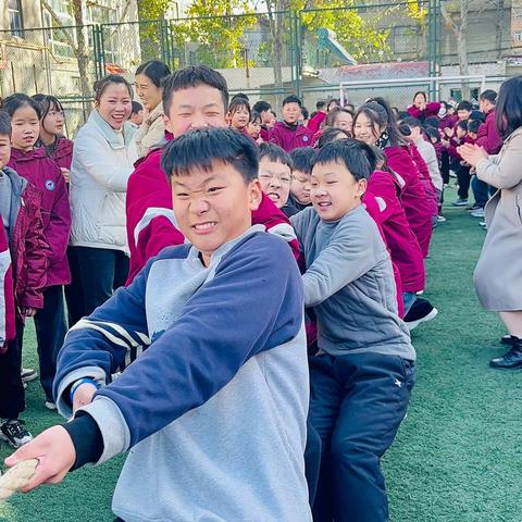 “力拔山河 ，绳采飞扬”———红旗实验学校小学部冬季拔河比赛