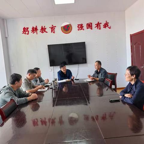 王荣英老师退休座谈会纪实