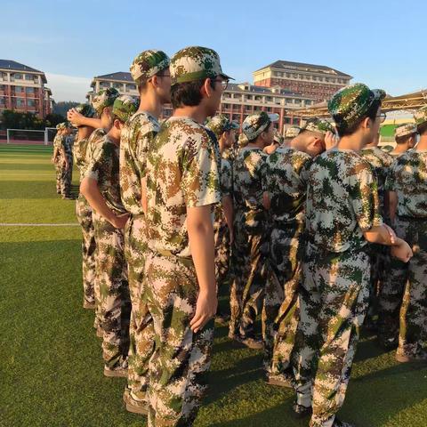 告别迷彩，携成长归来——2517班军训第六天