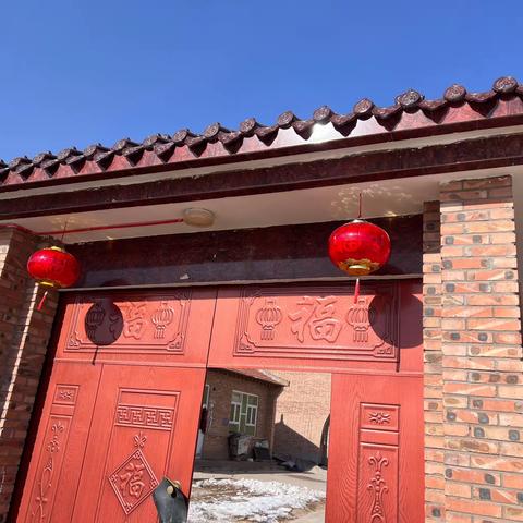 这里是宁夏盐池，大西北的一个小村子。这里有我们的年味，食物，习俗。