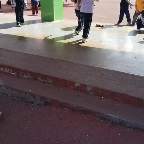 丰富多彩的课间活动——十里铺中心小学李珊珊