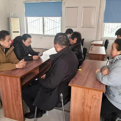 北园街道板桥社区召开“两委”安全责任落实专题会议