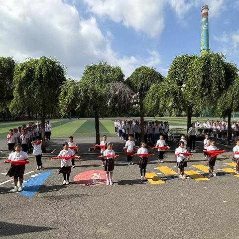 银州区第八小学举行“红领巾心系中国梦·争做新时代好队员”一年入队仪式