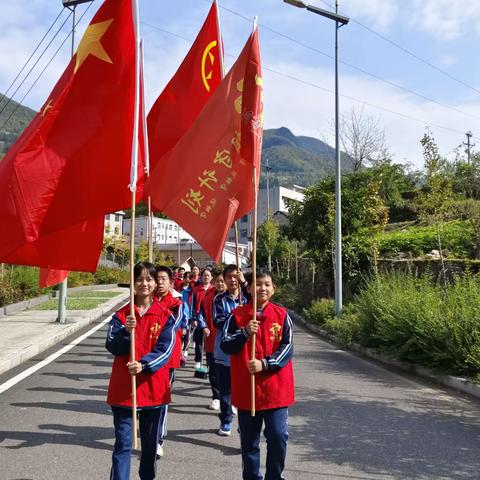 九九重阳节浓浓敬老情——向坝乡中心学校重阳节主题活动