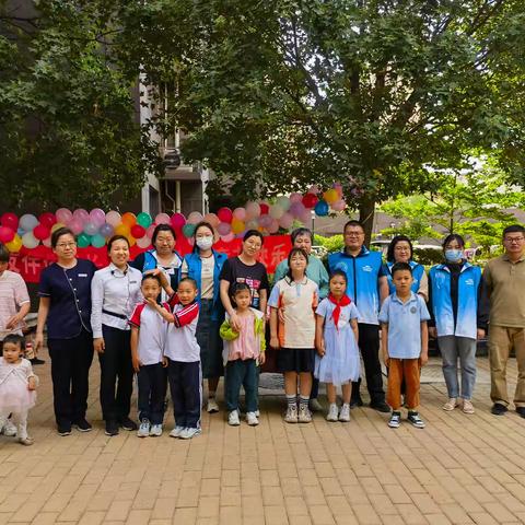 七色花志愿行——段店社区联合兴济佳苑物业举办“六一”国际儿童节活动