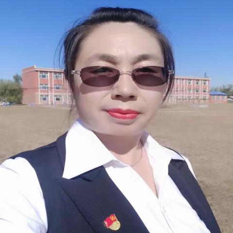 践行奉献精神 立当党员先锋 ——做新时代党和人民满意的党员教师