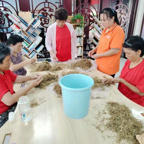 黄河街道如康家园“添新岗”——中药材初筛分拣项目让残疾人在家门口就业