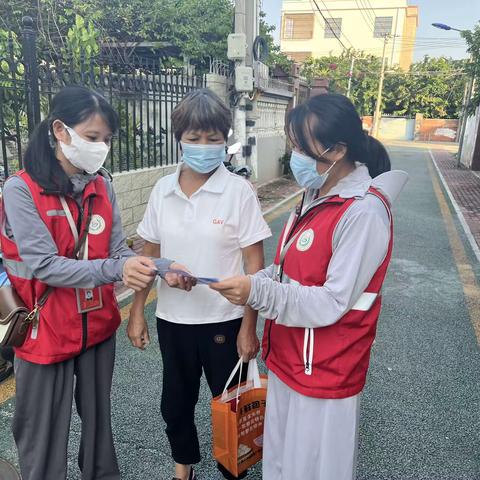 八所镇滨海社区网格员开展大气污染防治宣传活动